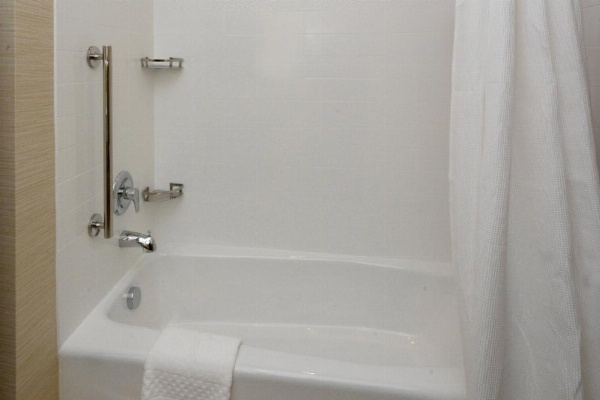 Fairfield Inn & Suites by Marriott Raleigh Capital Blvd./I-540 image 14